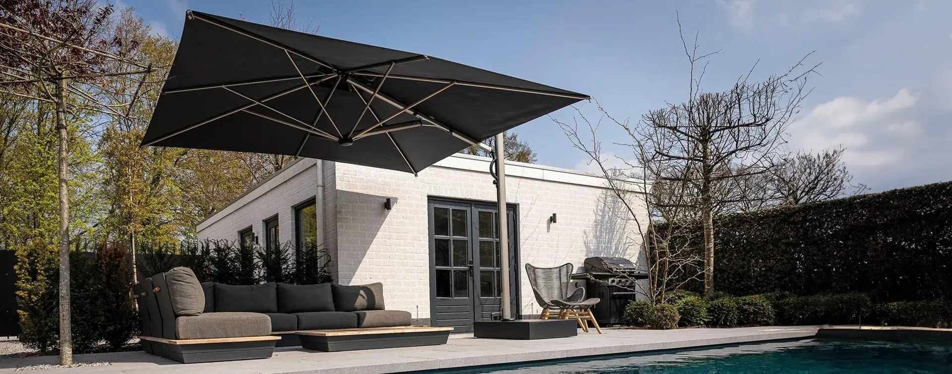 Parasole z siłownikiem gazowym