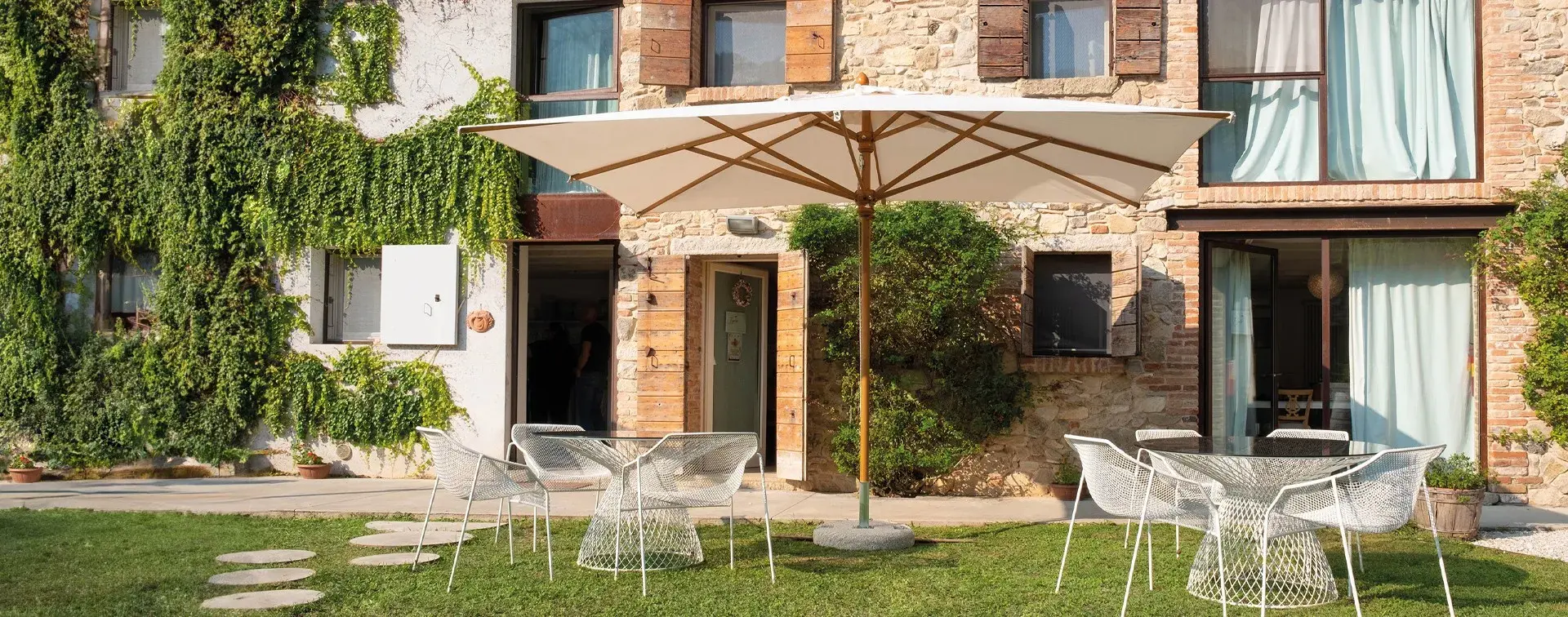 Restaurant parasols